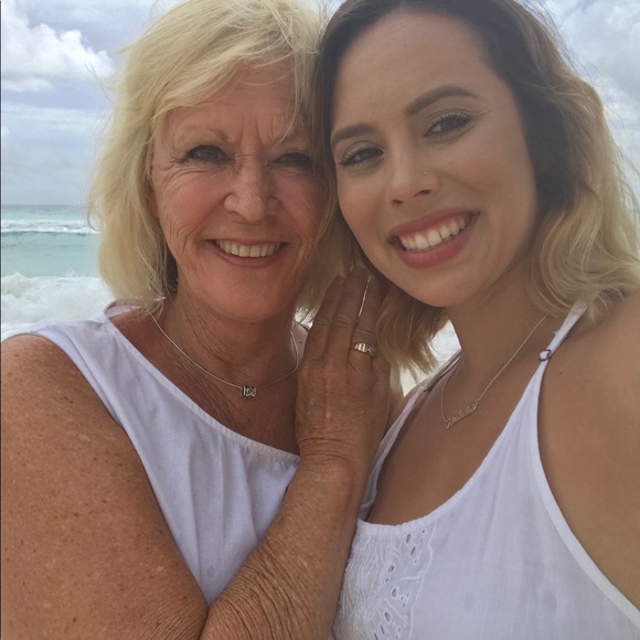 Meet your Posher, Cathy - Picture 1 of 1